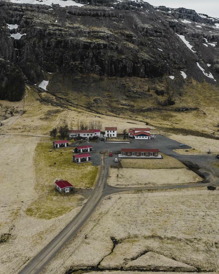 Guesthouse Skálafell Buitenkant foto
